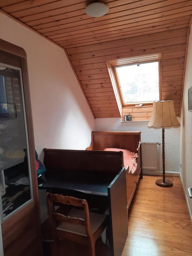Wohnen Beim Uswatta Liyanage Apartman Troisdorf Kültér fotó