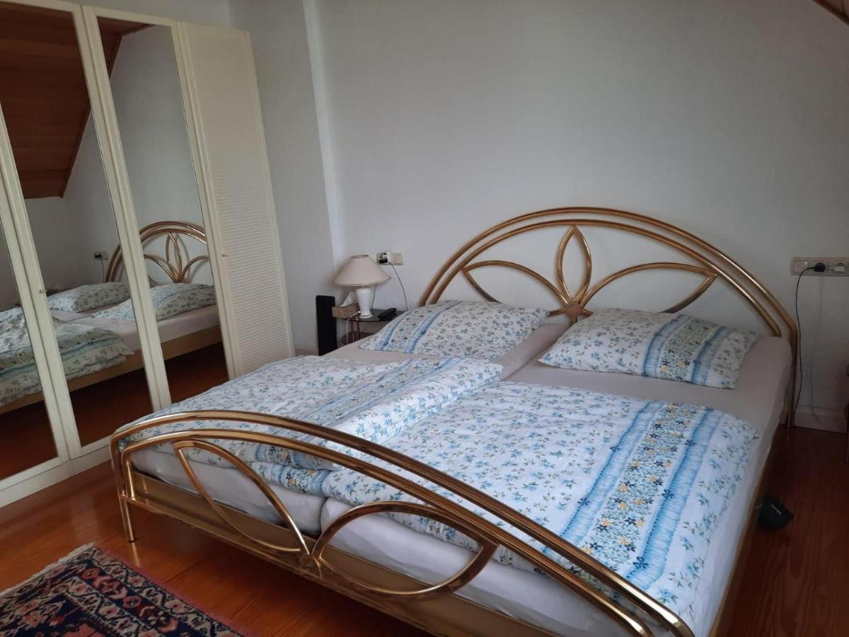 Wohnen Beim Uswatta Liyanage Apartman Troisdorf Kültér fotó